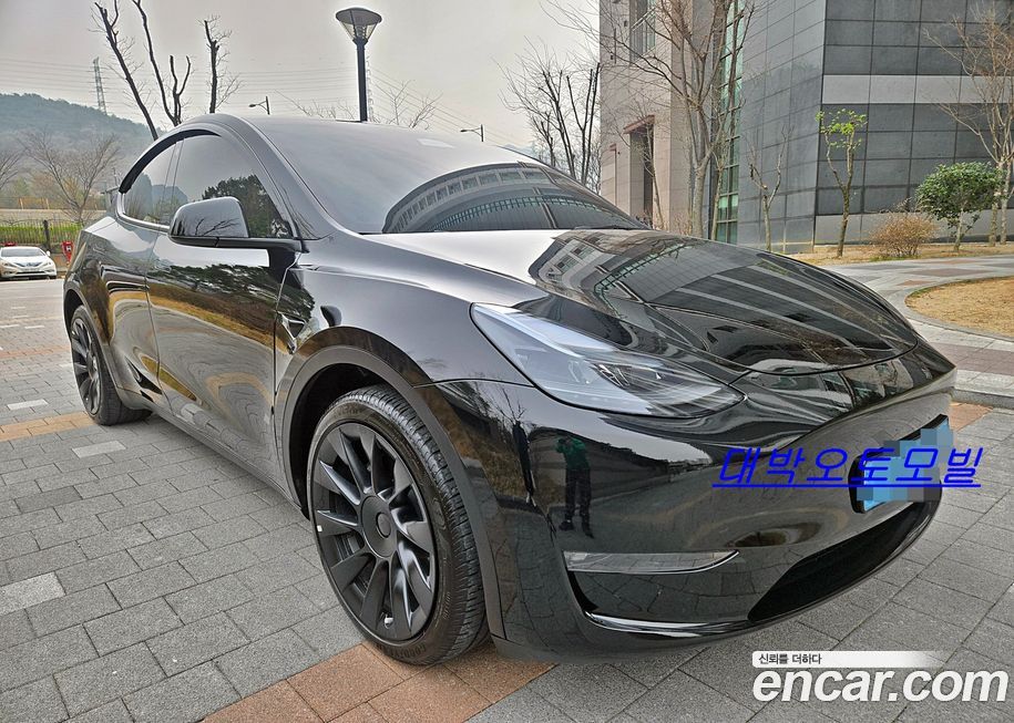 Tesla Model Y 2023