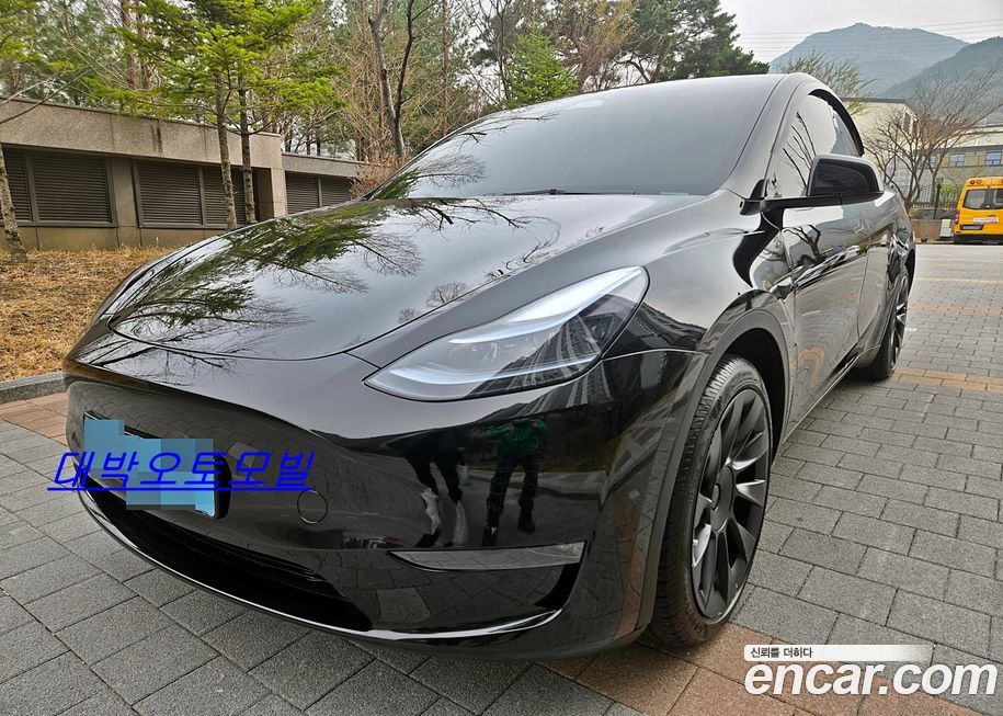 Tesla Model Y 2023