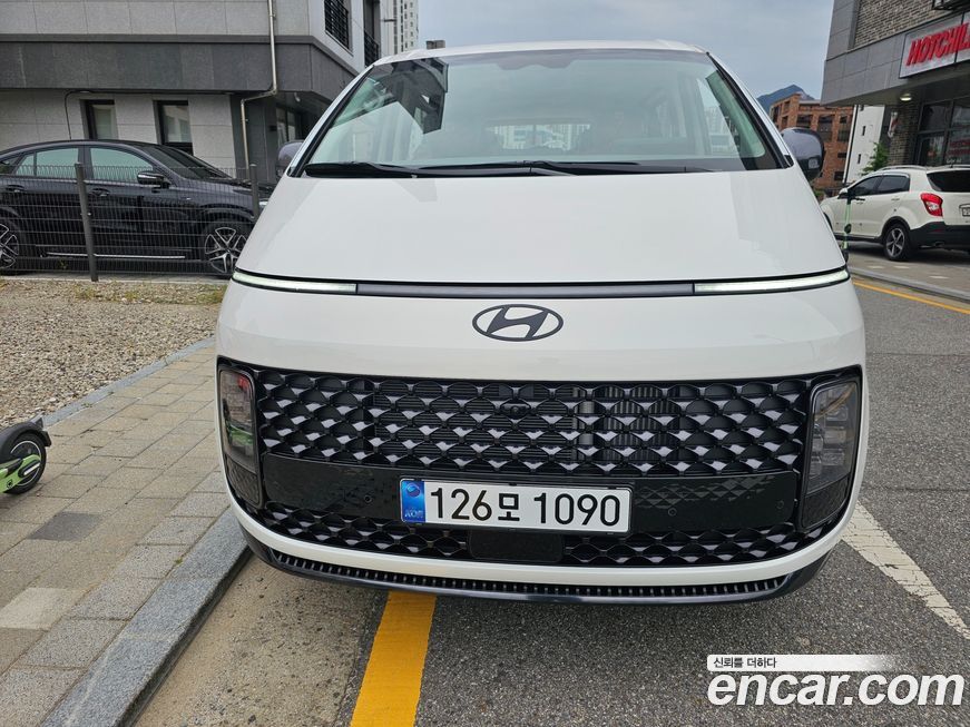 Hyundai Staria 2025