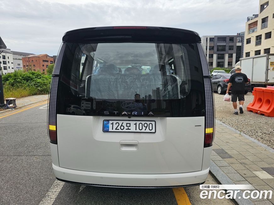 Hyundai Staria 2025