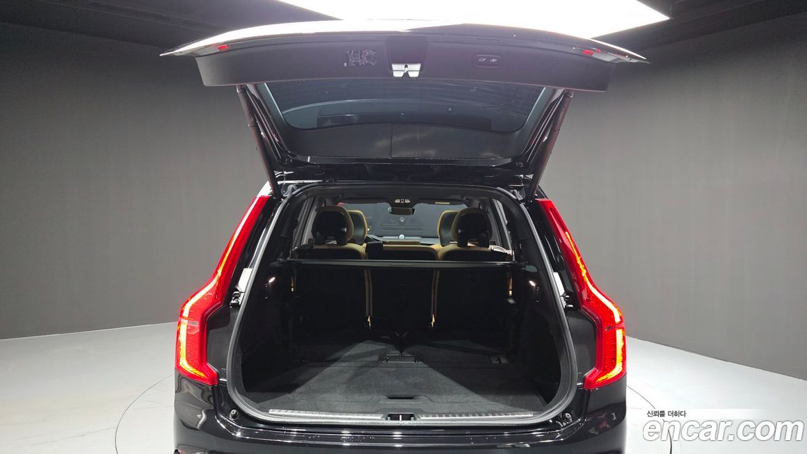 Volvo XC90 2025