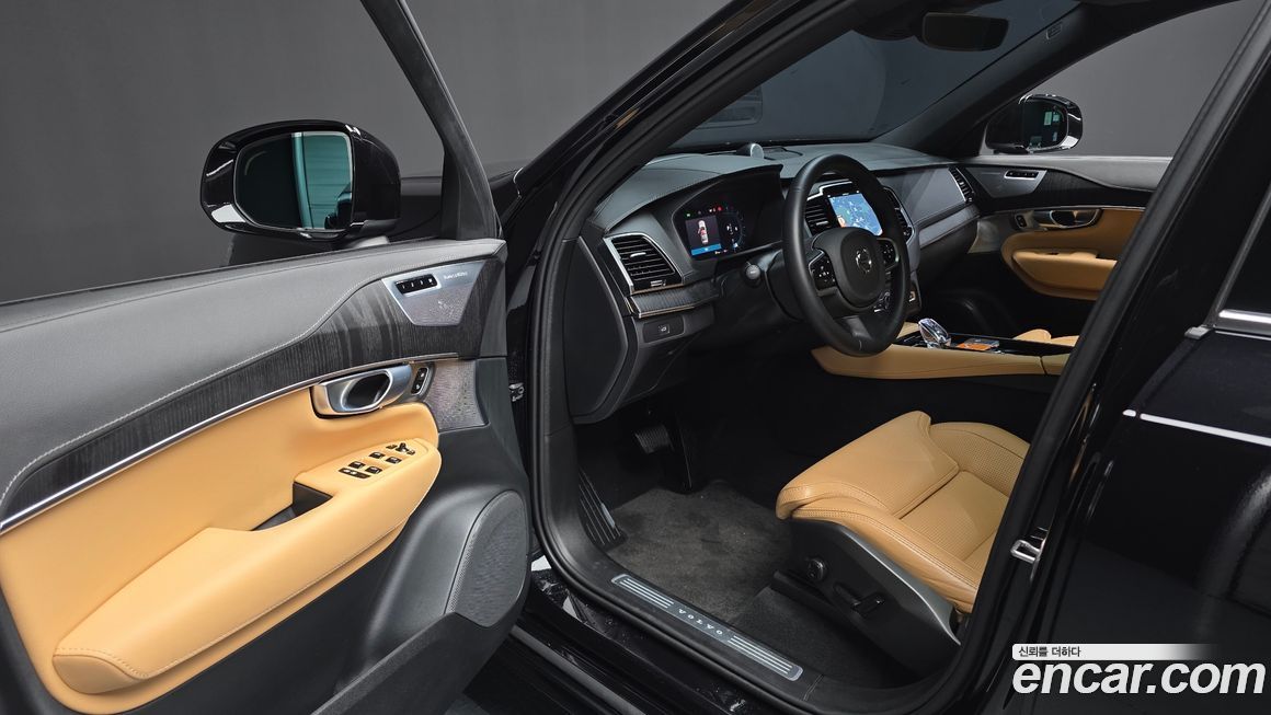 Volvo XC90 2025