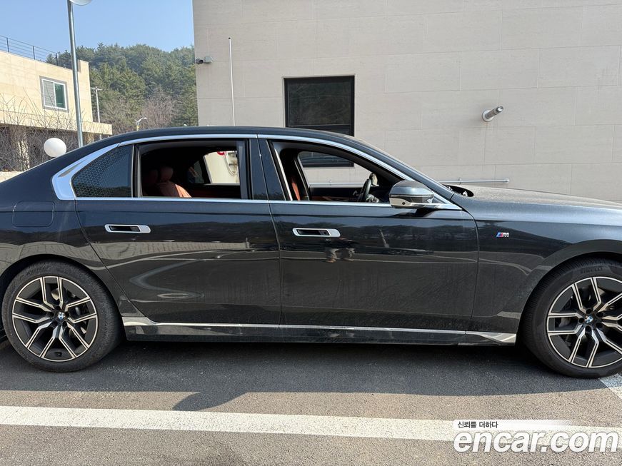 BMW 7-Series 2024