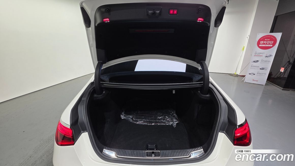 Mercedes-Benz S-Class 2022