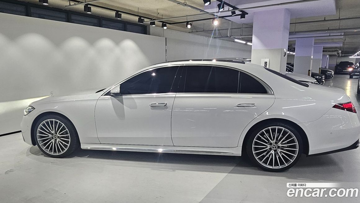 Mercedes-Benz S-Class 2025
