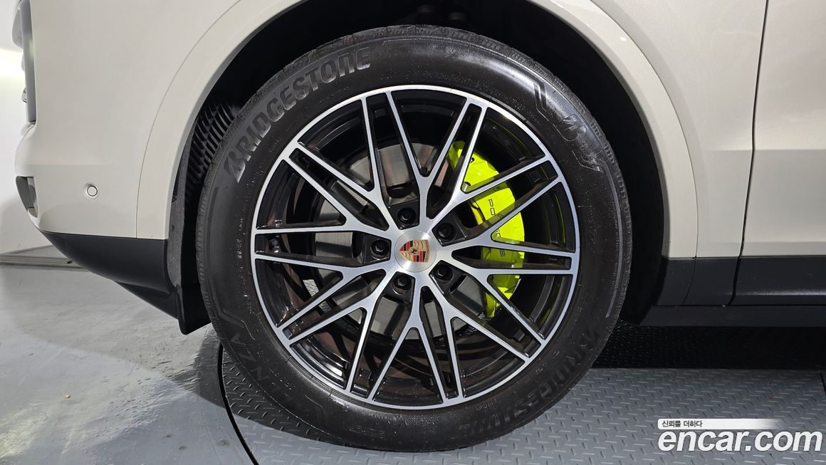 Porsche Cayenne 2025