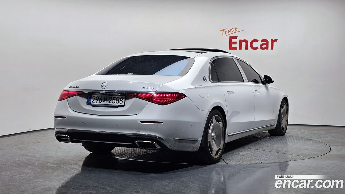 Mercedes-Benz S-Class 2024