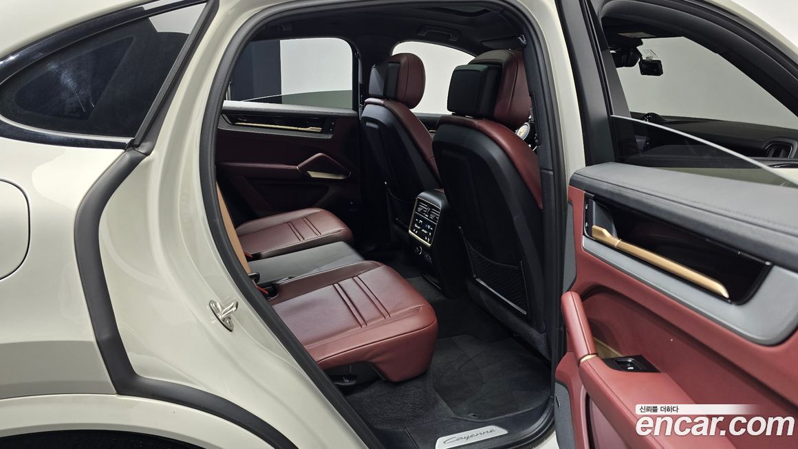 Porsche Cayenne 2025