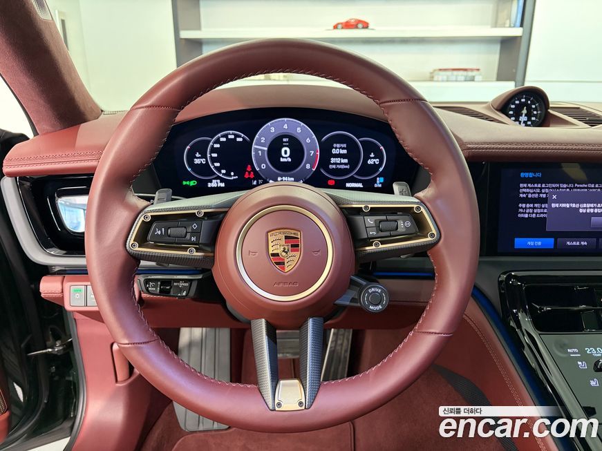 Porsche Panamera 2025