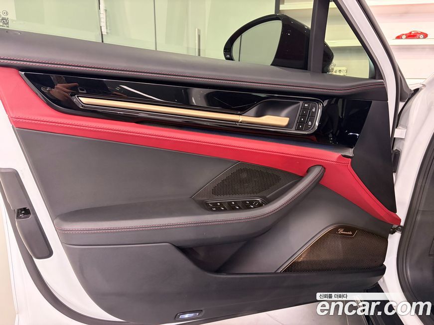 Porsche Panamera 2024