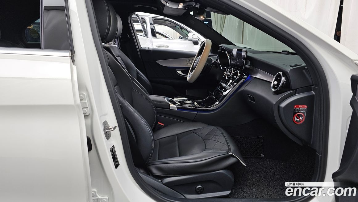 Mercedes-Benz C-Class 2020