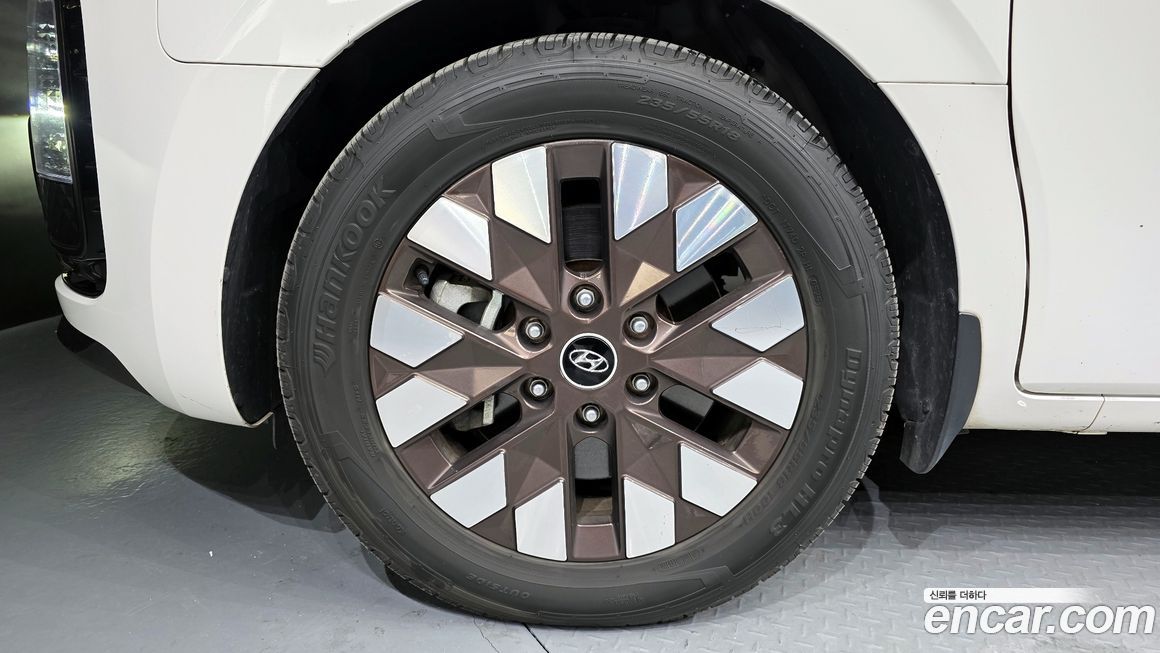 Hyundai Staria 2023