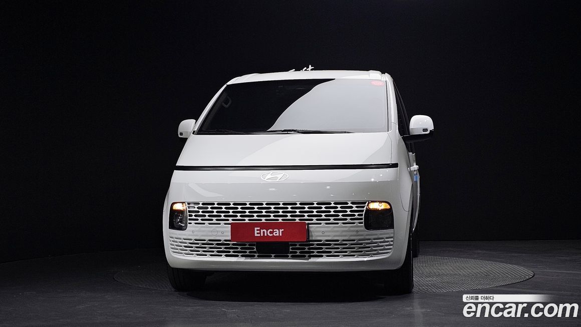 Hyundai Staria 2025