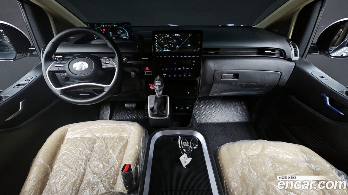 Hyundai Staria 2025