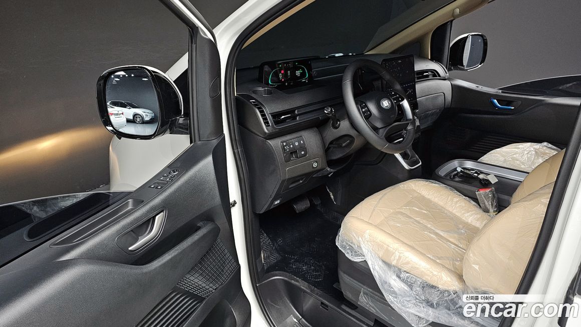 Hyundai Staria 2025