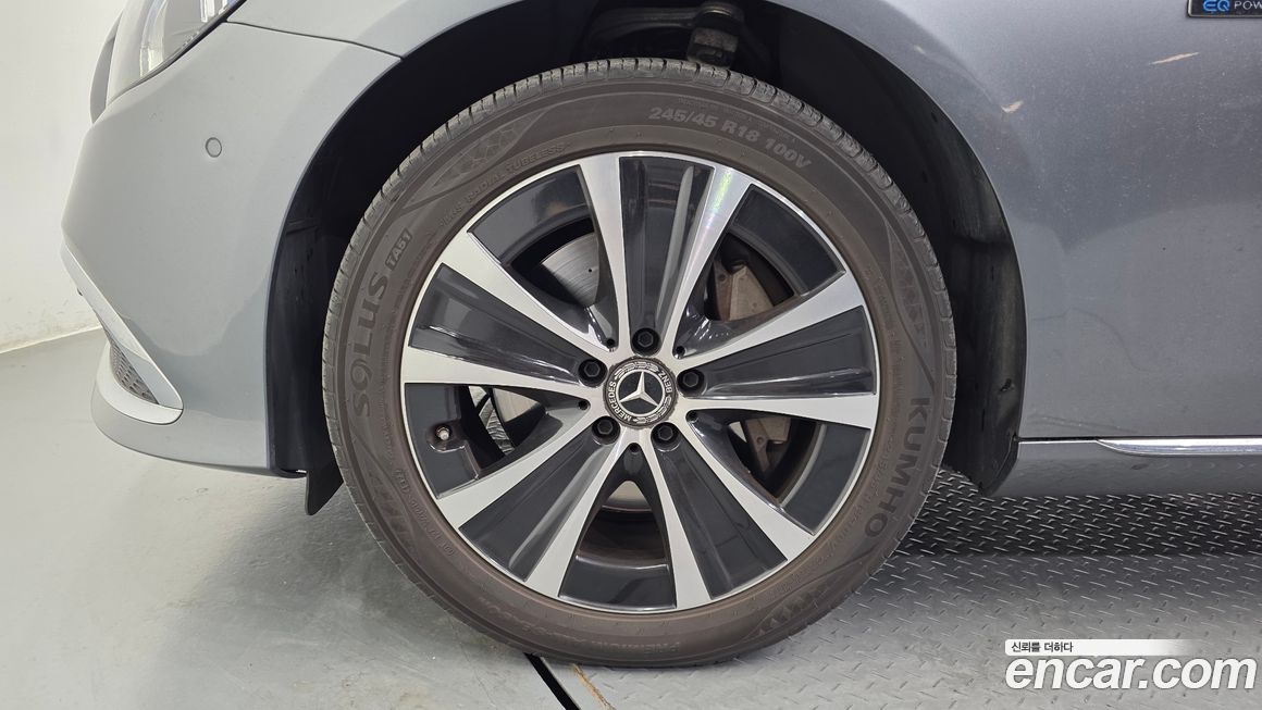 Mercedes-Benz E-Class 2021