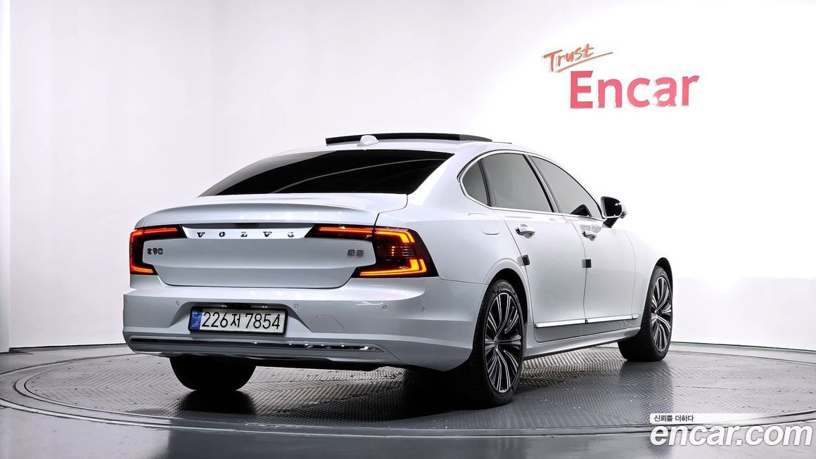 Volvo S90 2023