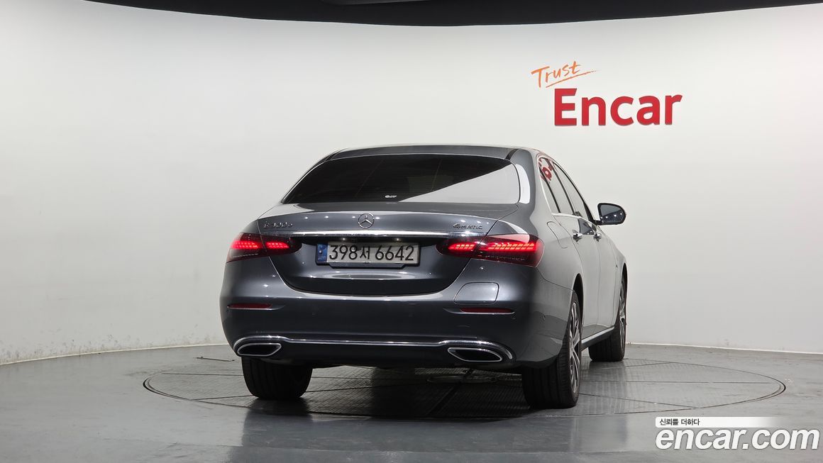 Mercedes-Benz E-Class 2021