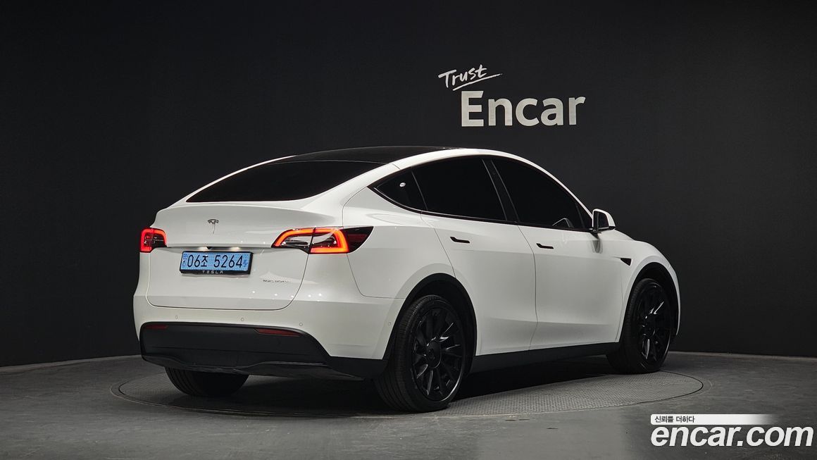 Tesla Model Y 2021