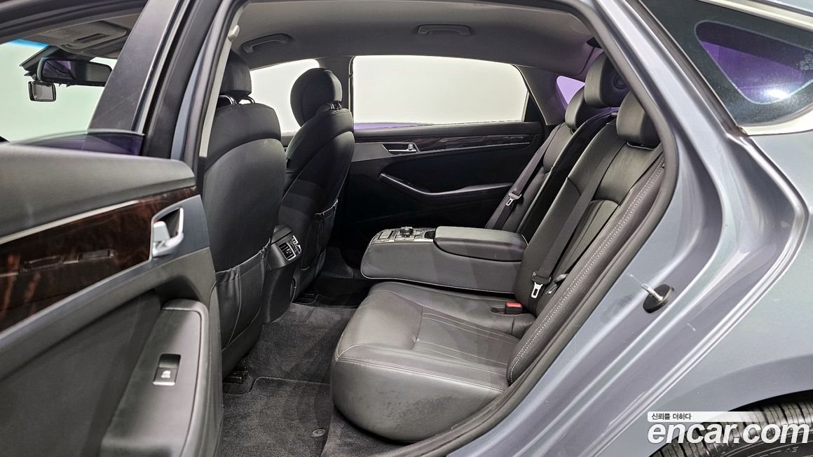 Hyundai Genesis 2016