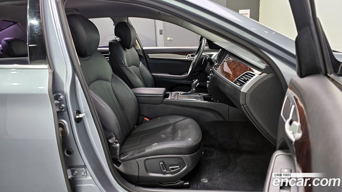 Hyundai Genesis 2016