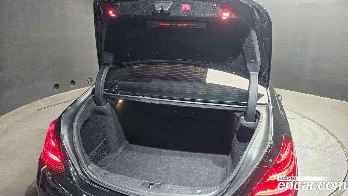 Mercedes-Benz S-Class 2020