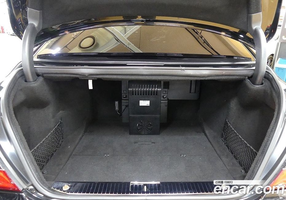 Mercedes-Benz S-Class 2008