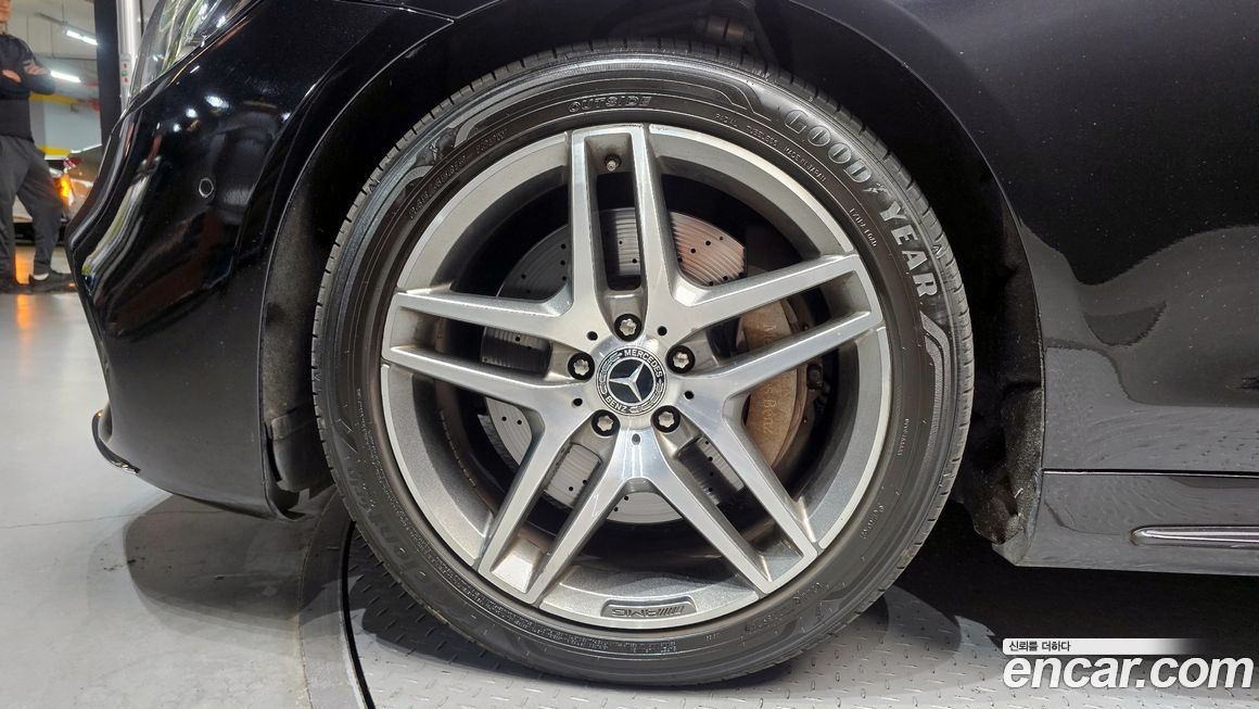 Mercedes-Benz S-Class 2020