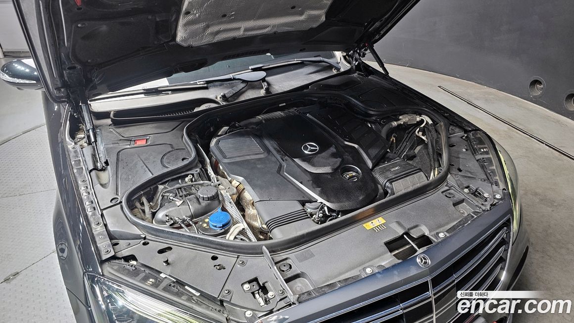 Mercedes-Benz S-Class 2020