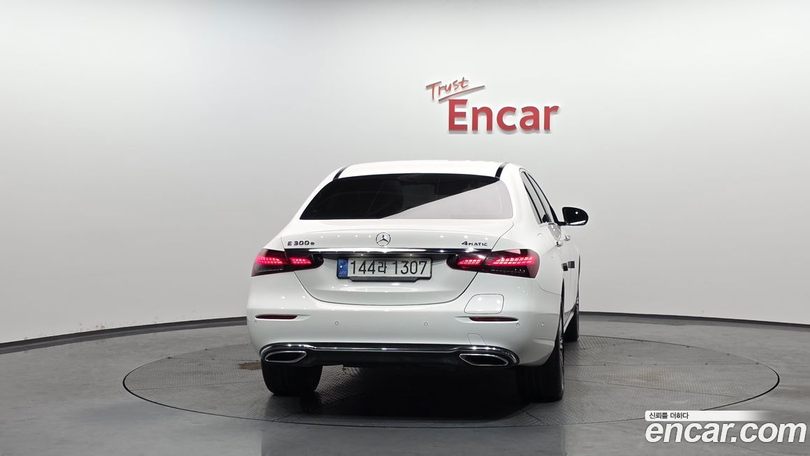 Mercedes-Benz E-Class 2023