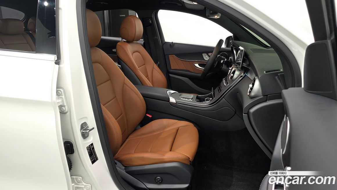 Mercedes-Benz GLC-Class 2021