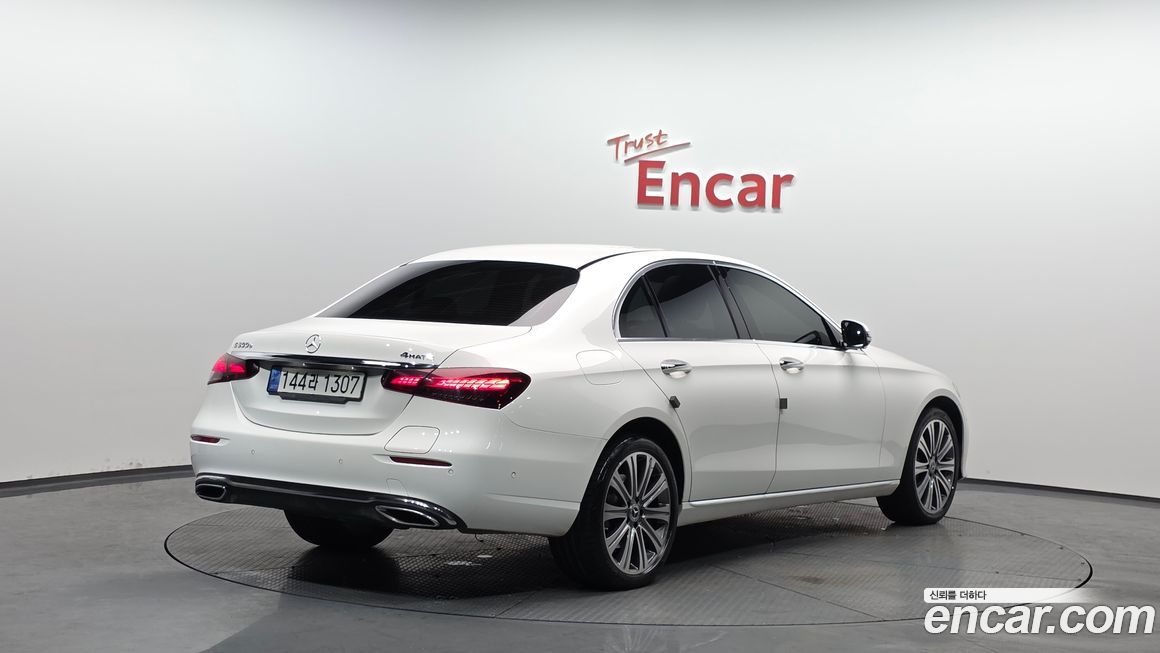 Mercedes-Benz E-Class 2023