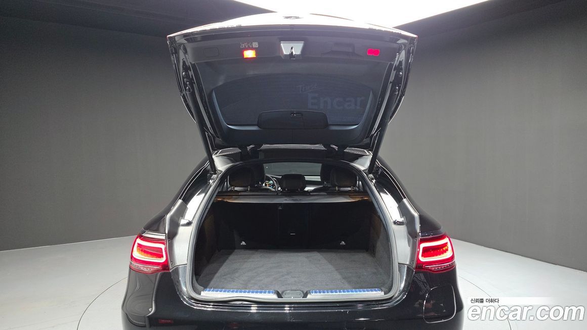 Mercedes-Benz GLC-Class 2023