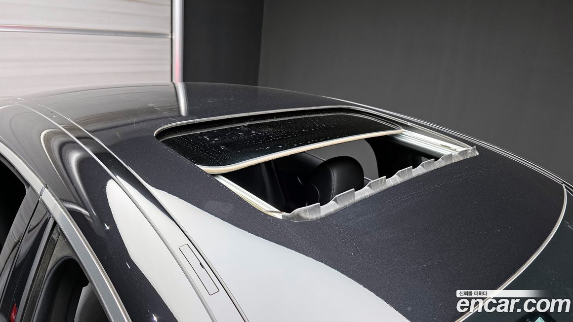 Mercedes-Benz GLC-Class 2023