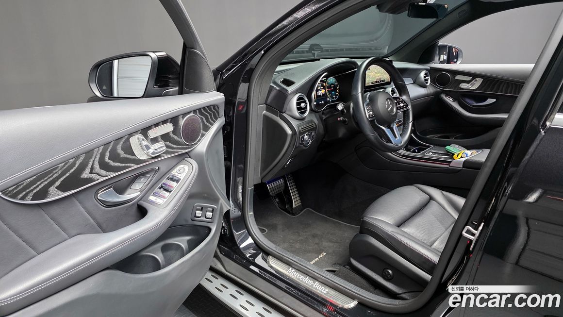 Mercedes-Benz GLC-Class 2023