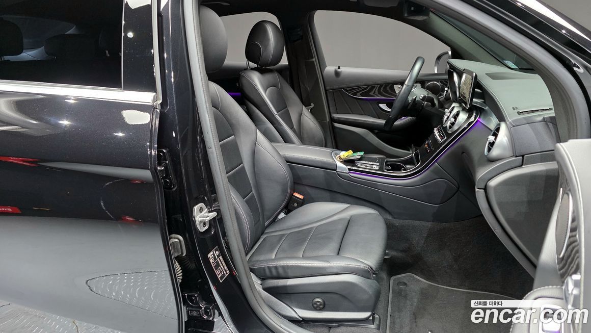 Mercedes-Benz GLC-Class 2023