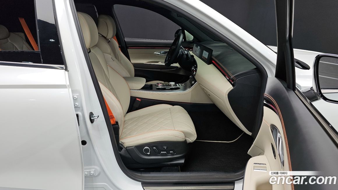 Genesis GV70 2025