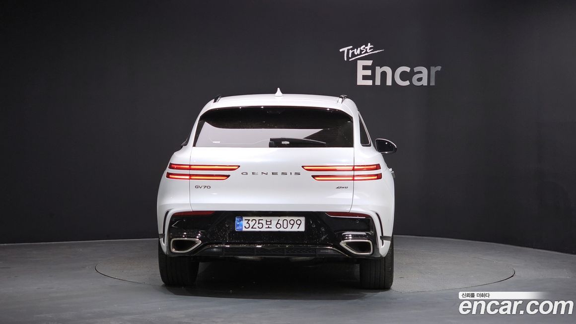 Genesis GV70 2025