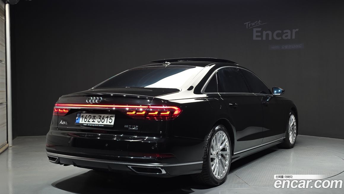 Audi A8 2021