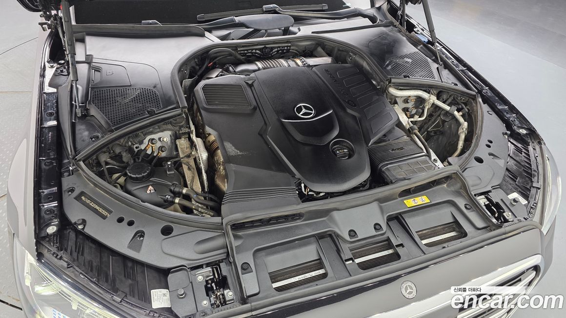 Mercedes-Benz S-Class 2021