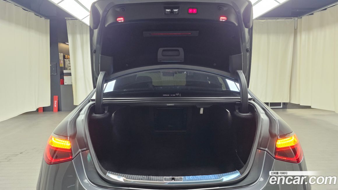 Mercedes-Benz S-Class 2021