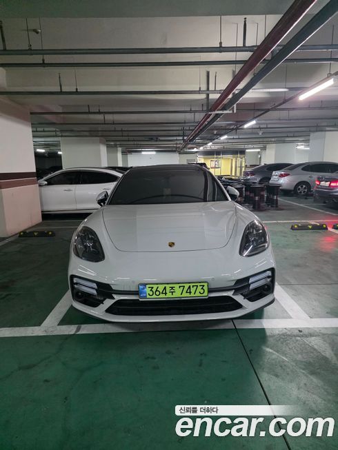 Porsche Panamera 2021