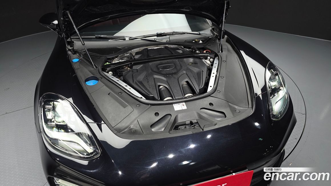 Porsche Panamera 2023