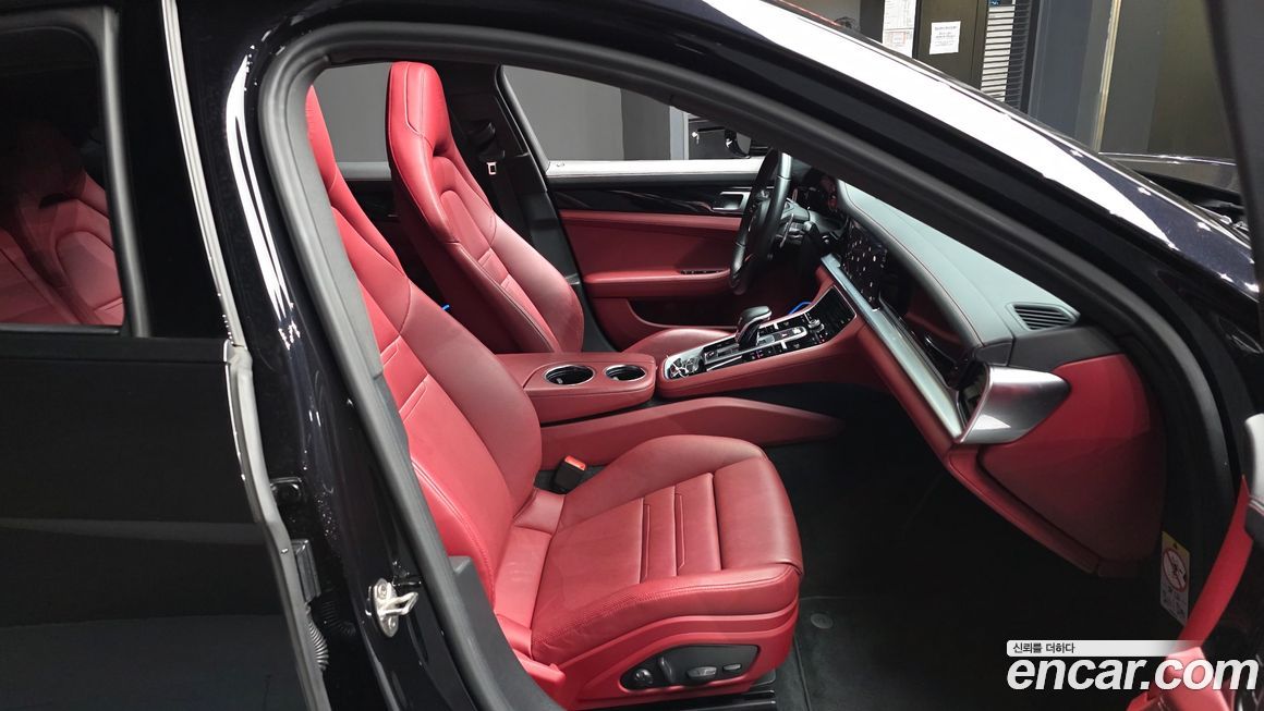 Porsche Panamera 2023