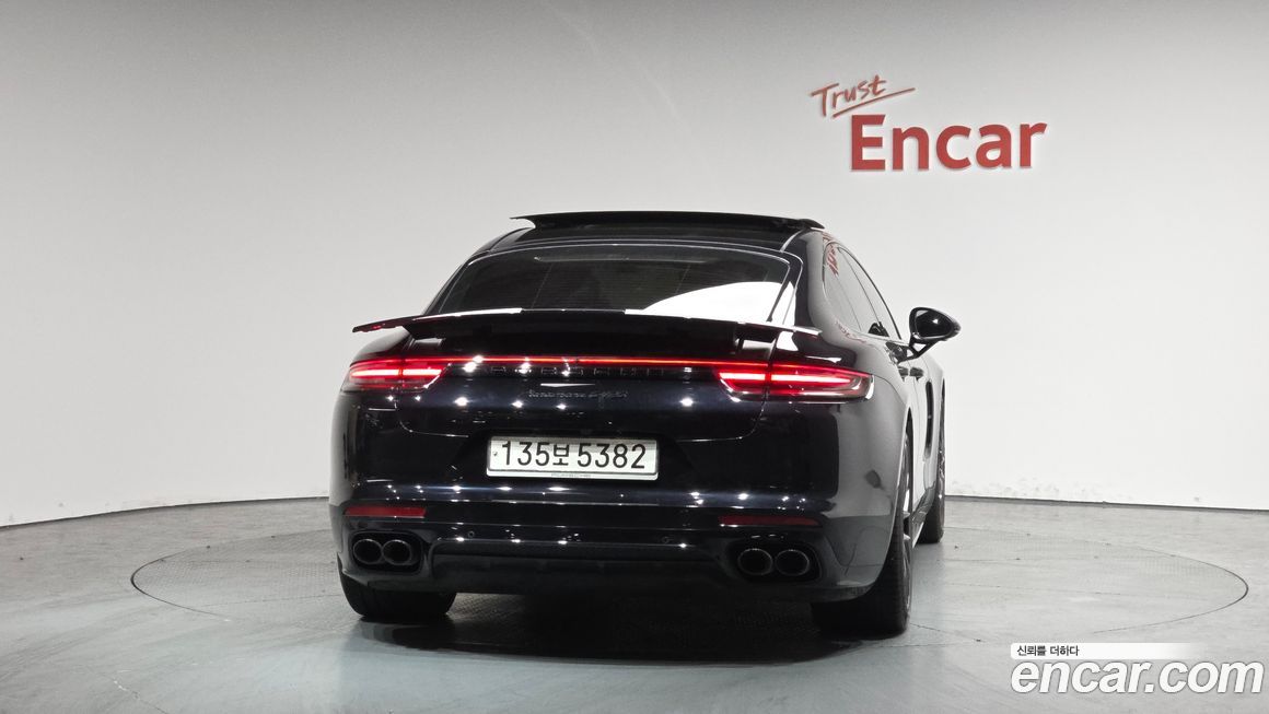 Porsche Panamera 2020