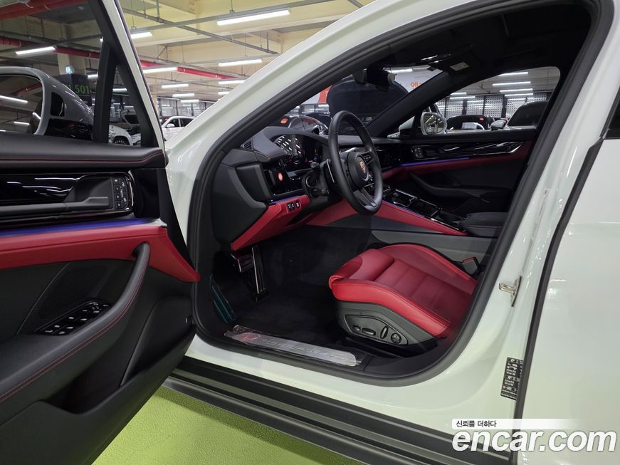 Porsche Panamera 2025