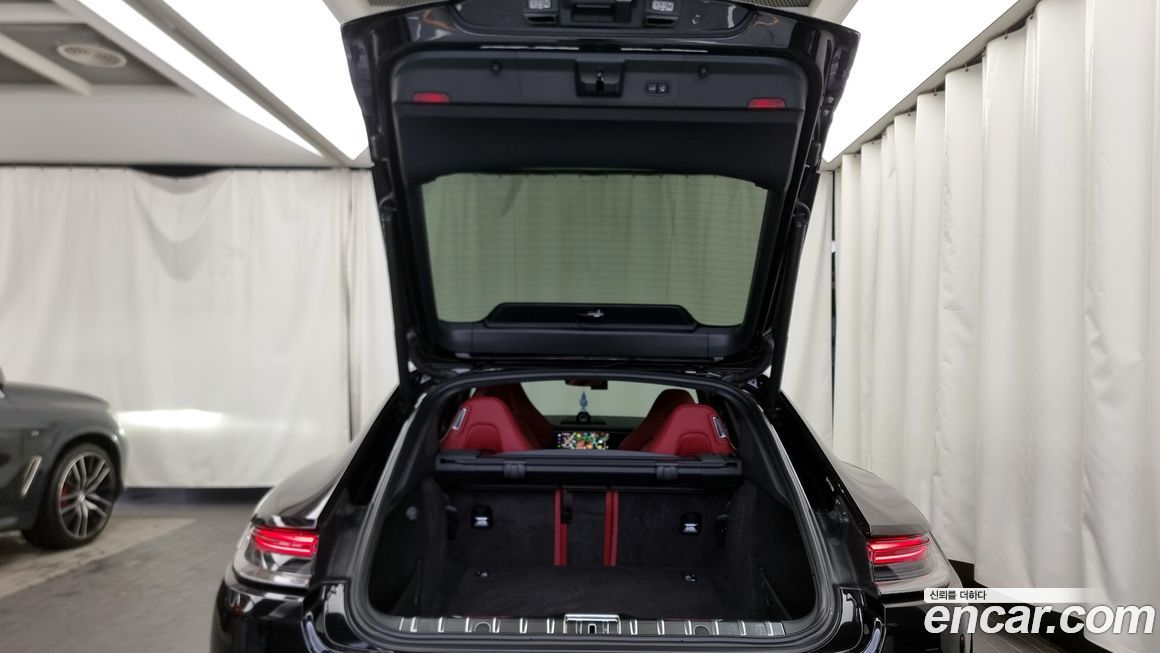 Porsche Panamera 2023