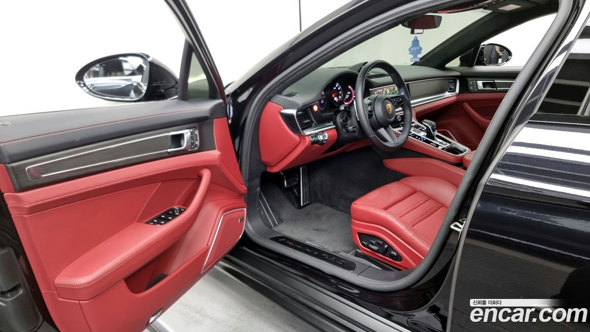 Porsche Panamera 2023