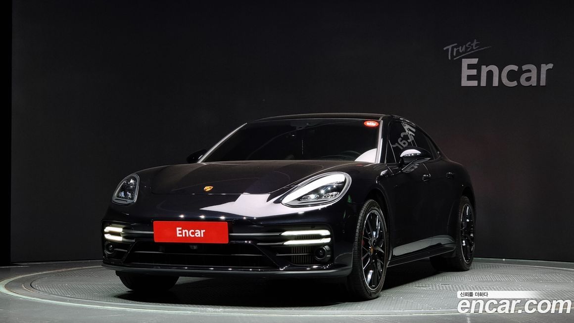 Porsche Panamera 2023