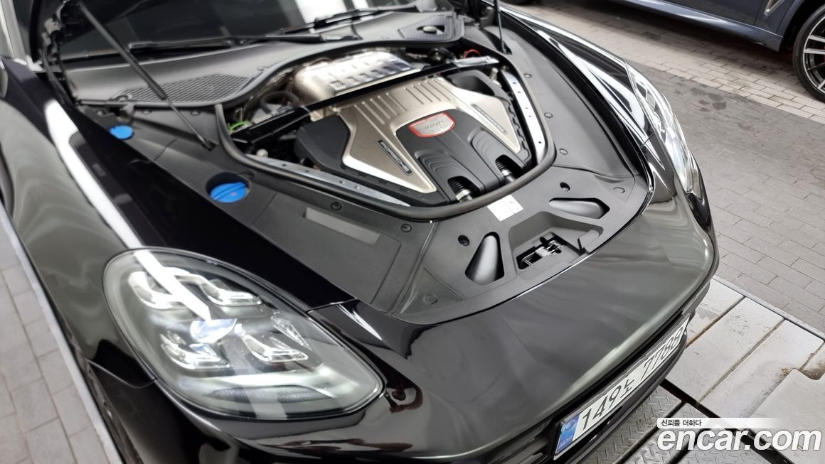 Porsche Panamera 2023
